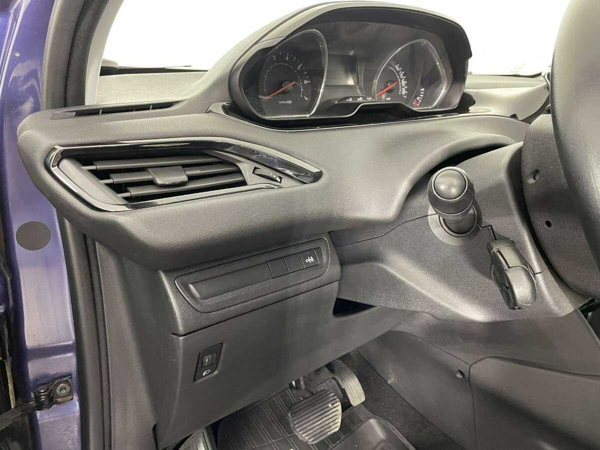 Peugeot 208, 2014 Фото №9
