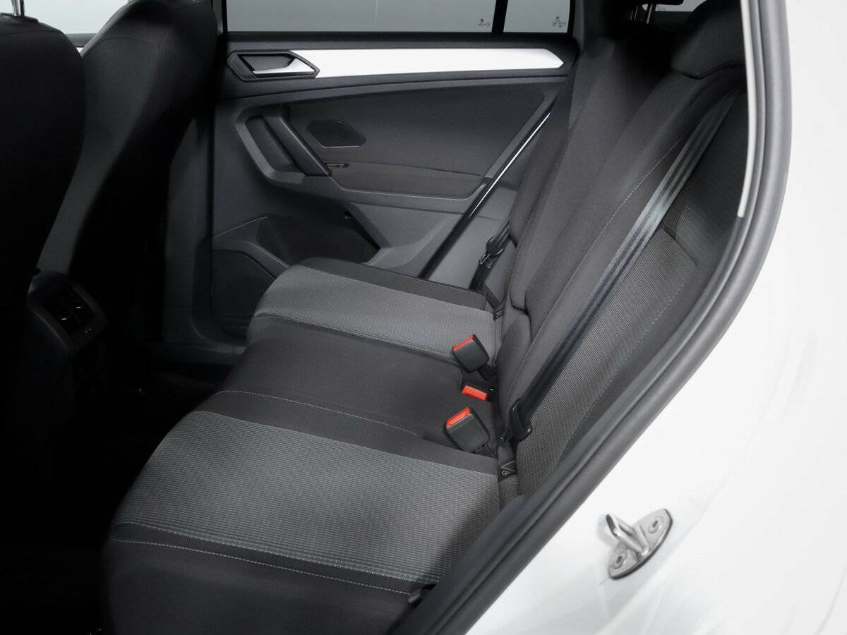 Volkswagen Tiguan II Рестайлинг, 2021 Фото №10