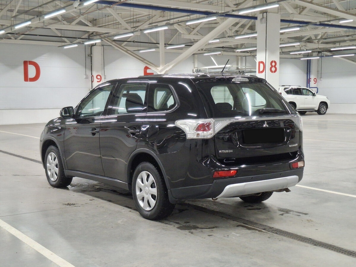 Mitsubishi Outlander III Рестайлинг, 2014 Фото №7