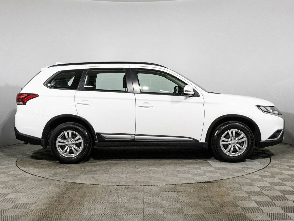 Mitsubishi Outlander, 2022 Фото №4