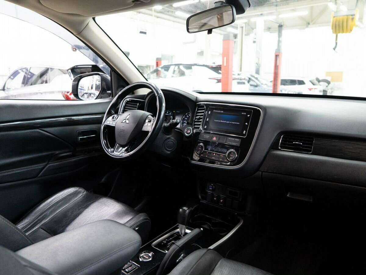 Mitsubishi Outlander, 2017 Фото №17