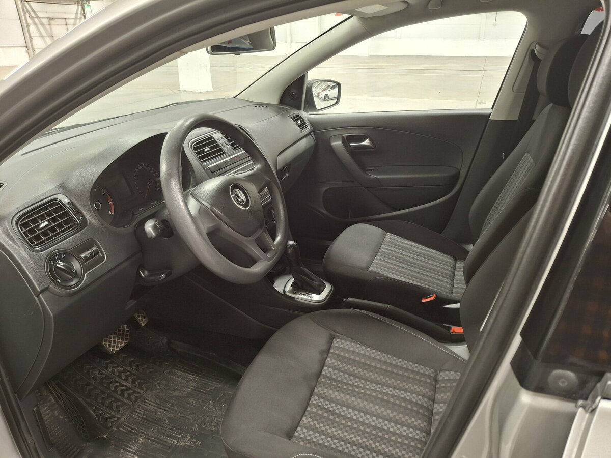 Volkswagen Polo V Рестайлинг, 2018 Фото №15