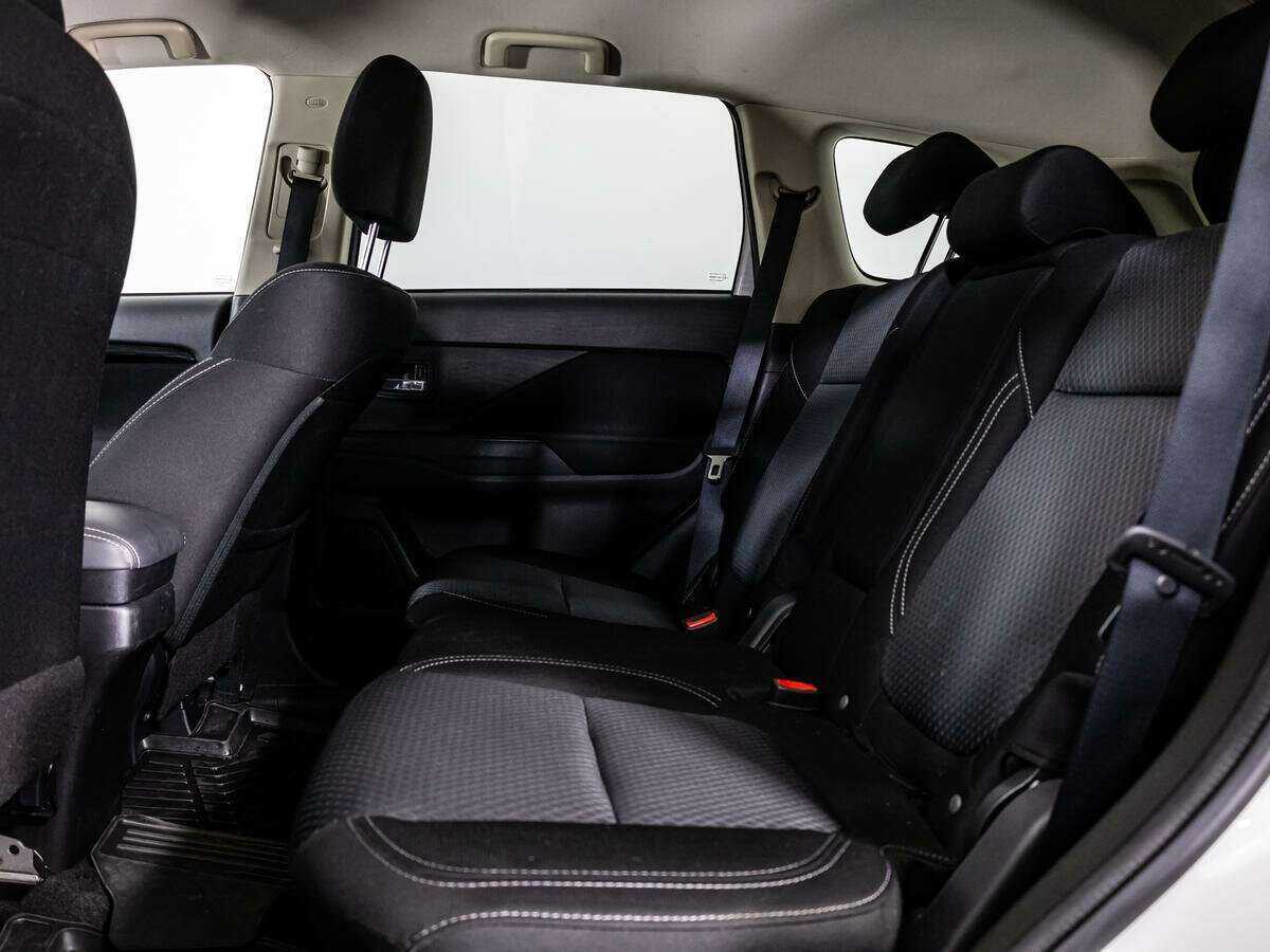 Mitsubishi Outlander, 2021 Фото №9