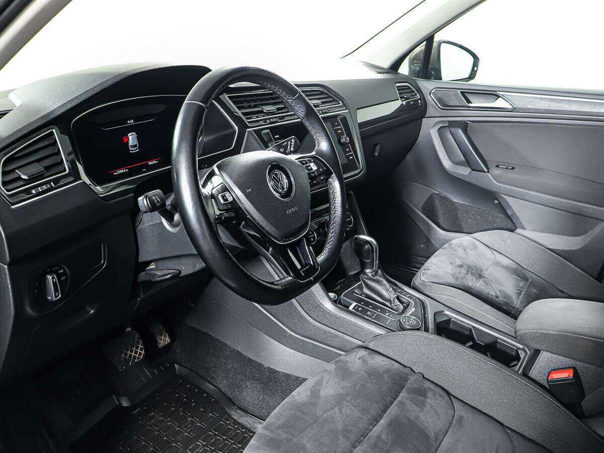 Volkswagen Tiguan, 2018 Фото №14