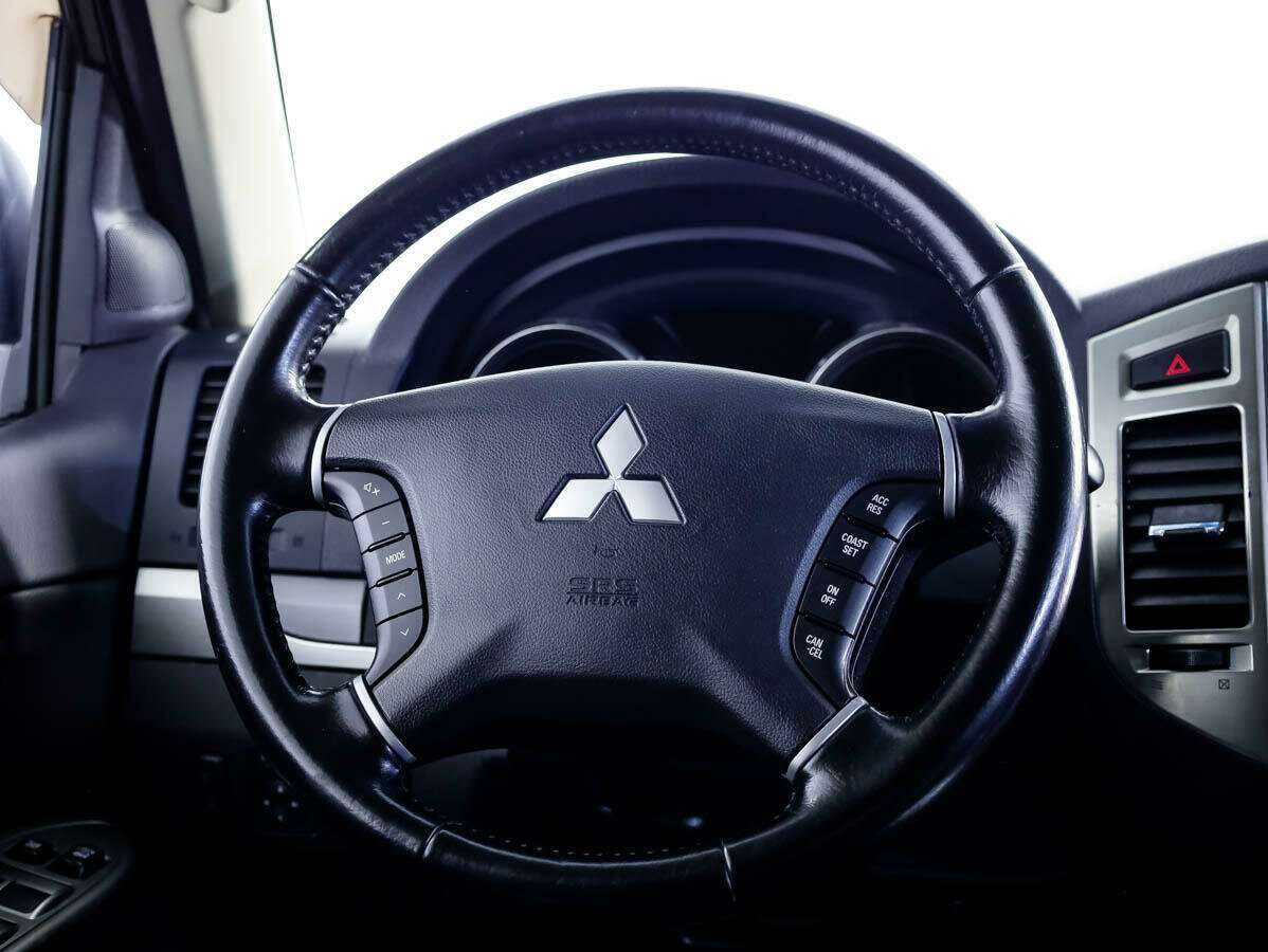 Mitsubishi Pajero, 2014 Фото №18