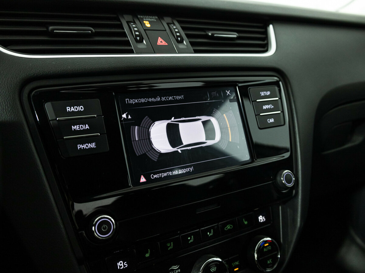 Skoda Octavia III (A7) Рестайлинг, 2019 Фото №14
