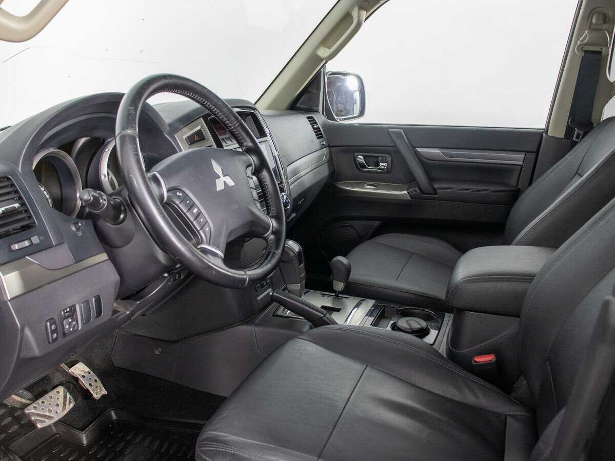 Mitsubishi Pajero, 2017 Фото №11