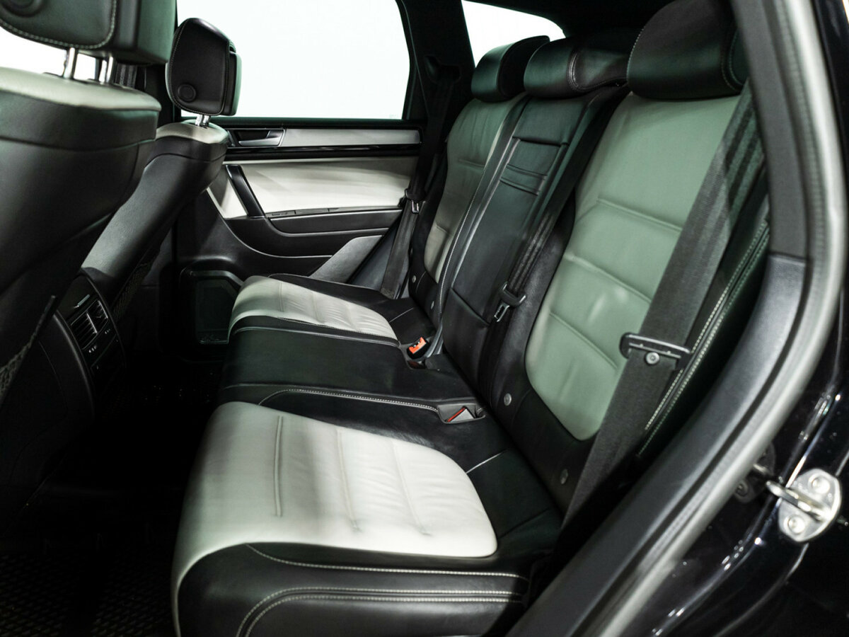 Volkswagen Touareg II Рестайлинг, 2017 Фото №8