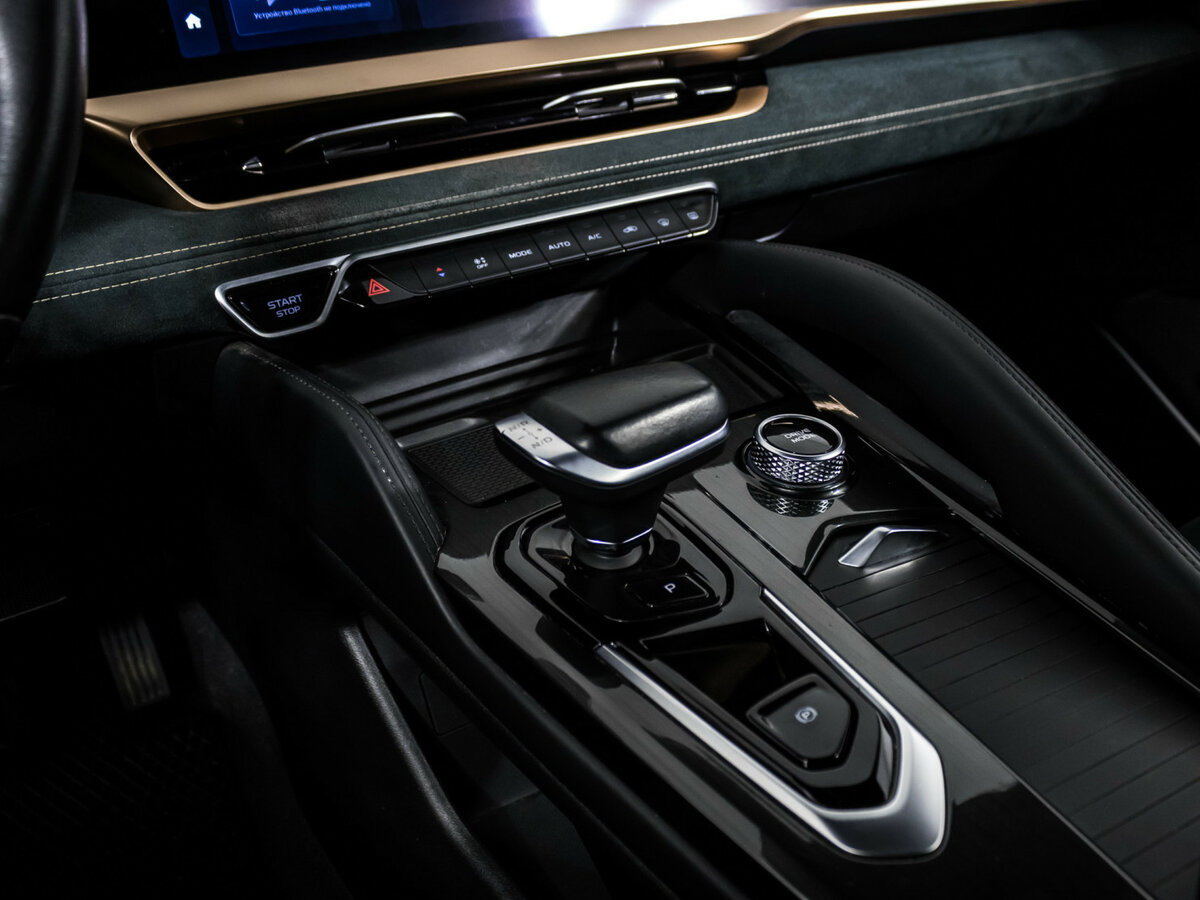Geely Monjaro I, 2023 Фото №17