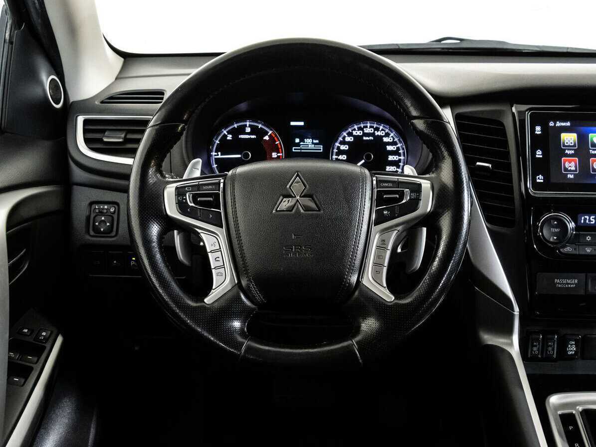 Mitsubishi Pajero Sport, 2018 Фото №9