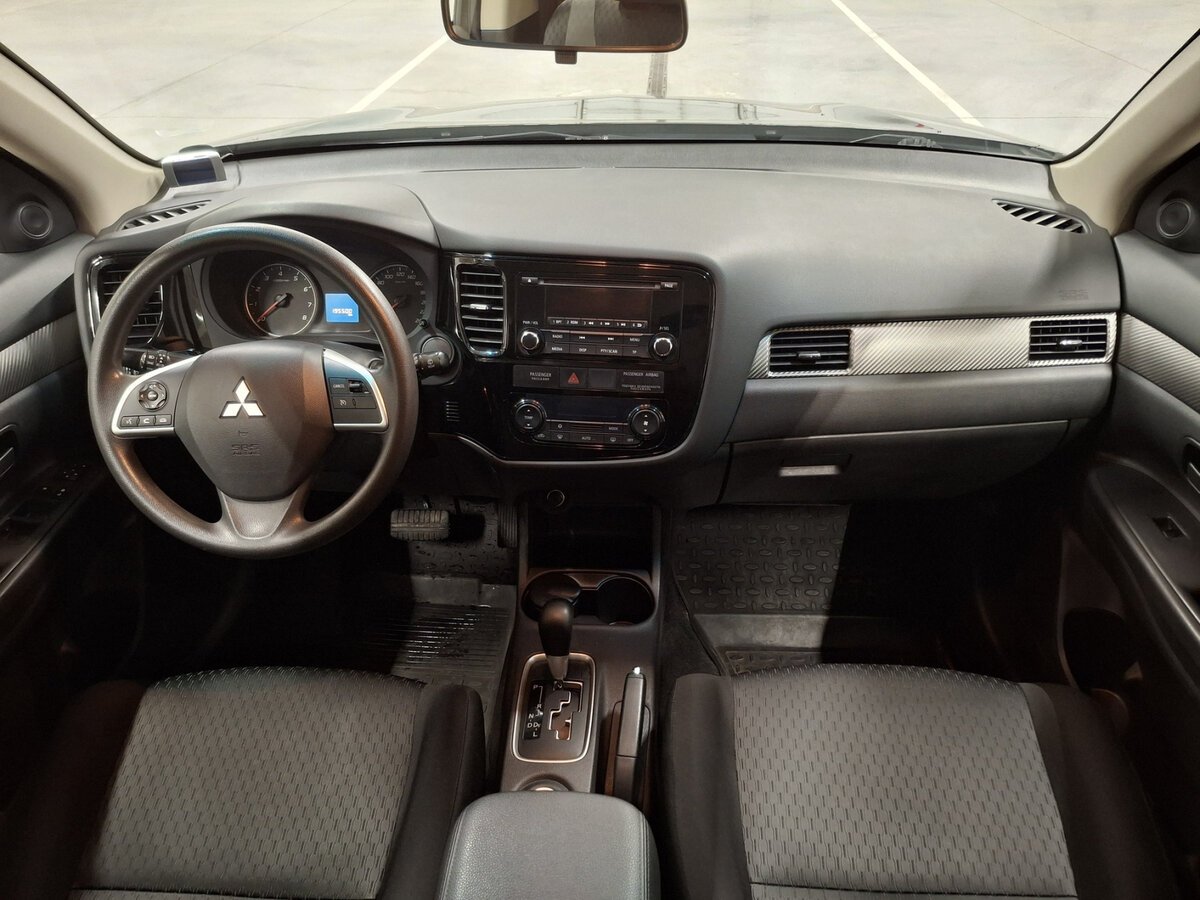 Mitsubishi Outlander III Рестайлинг, 2014 Фото №13