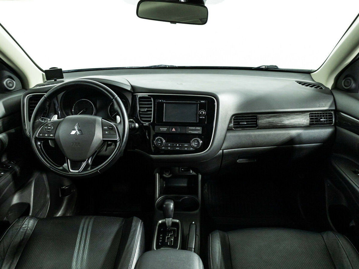 Mitsubishi Outlander III Рестайлинг 2, 2016 Фото №12