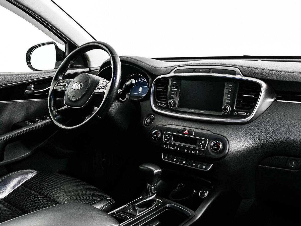 Kia Sorento, 2018 Фото №9