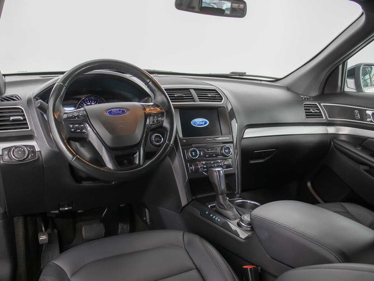Ford Explorer, 2017 Фото №13