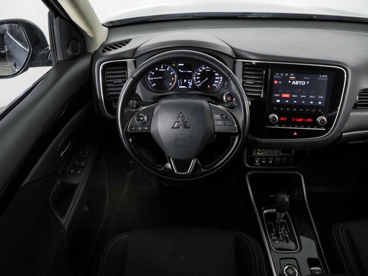 Mitsubishi Outlander III Рестайлинг 3, 2021 Фото №11