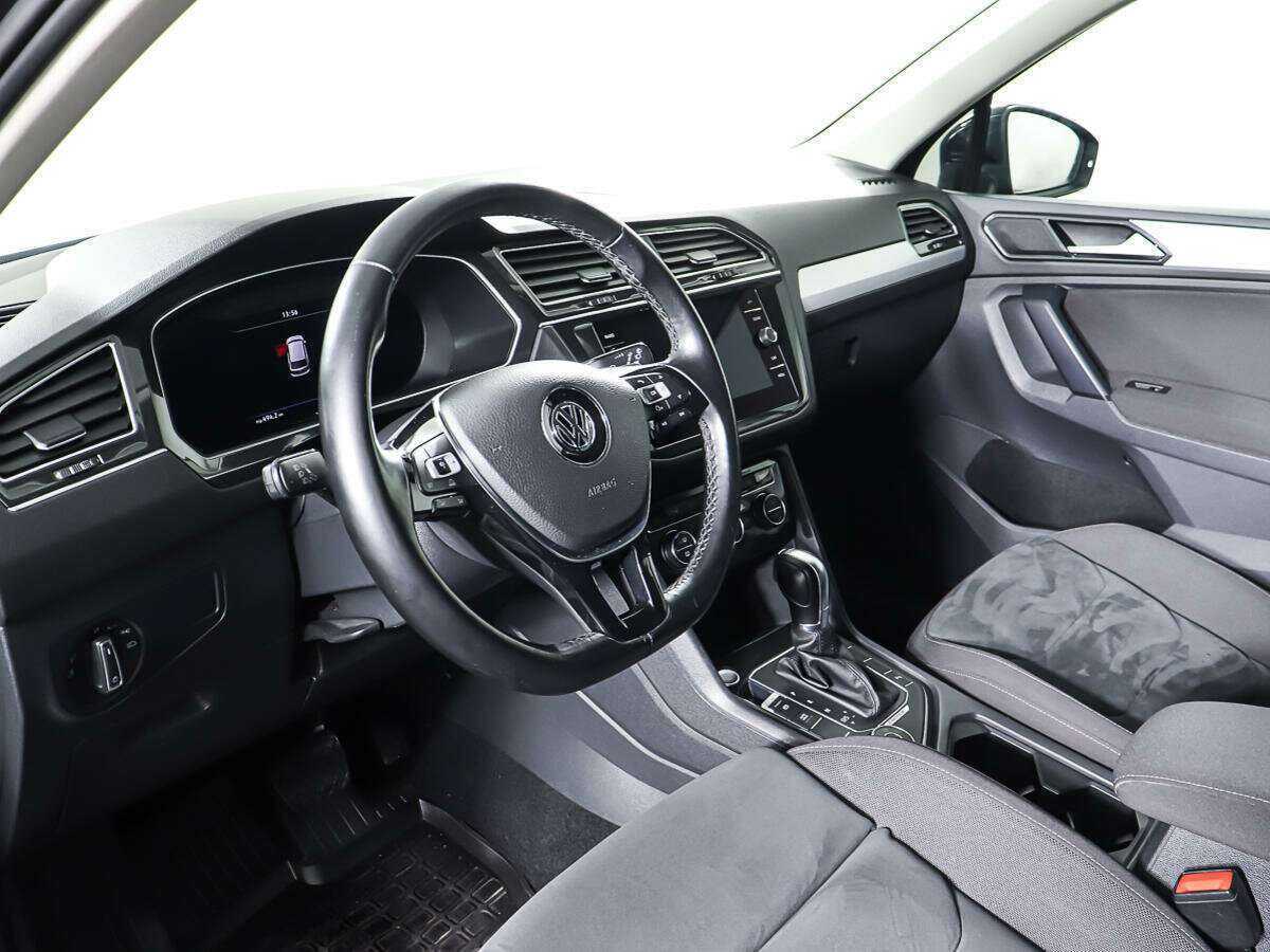 Volkswagen Tiguan, 2018 Фото №12