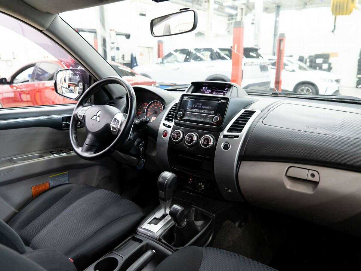 Mitsubishi Pajero Sport, 2014 Фото №16