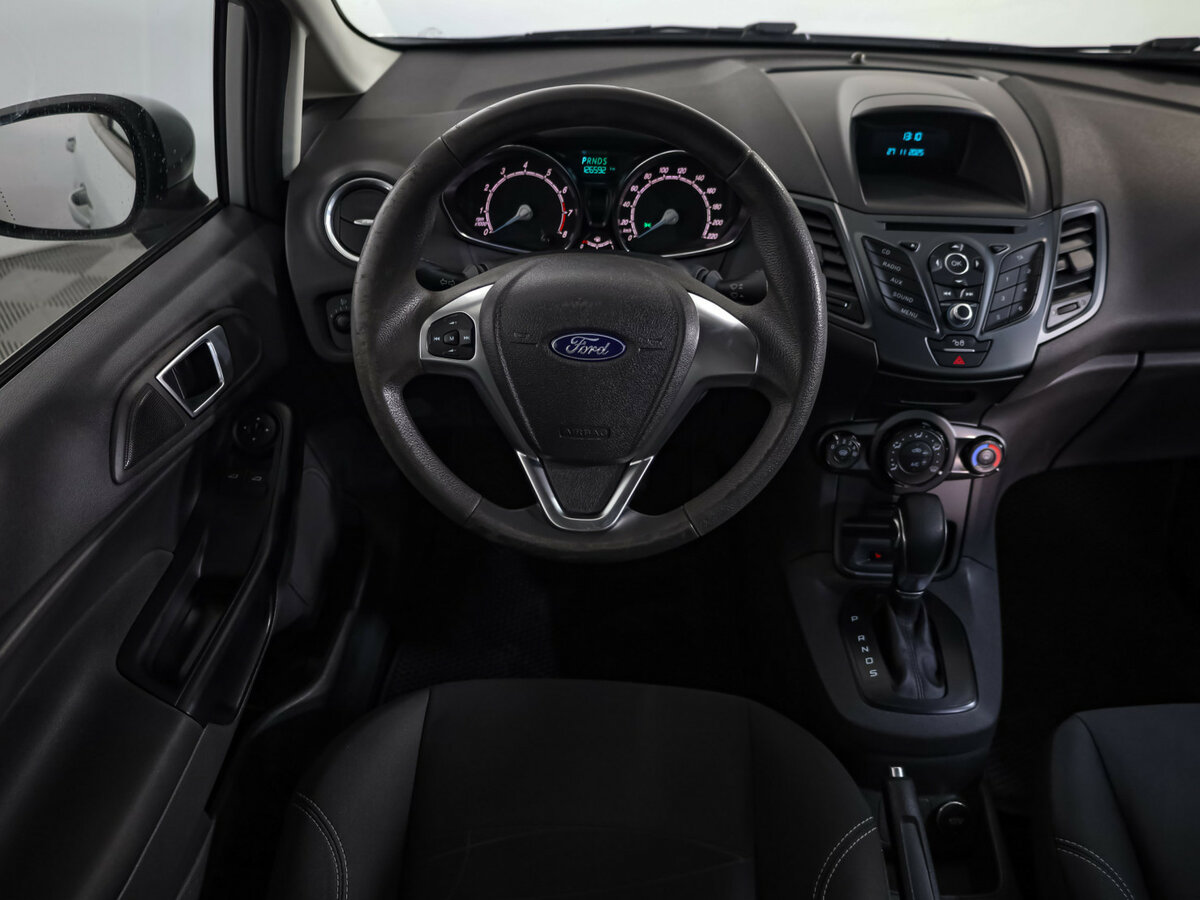 Ford Fiesta Mk6 Рестайлинг, 2016 Фото №9