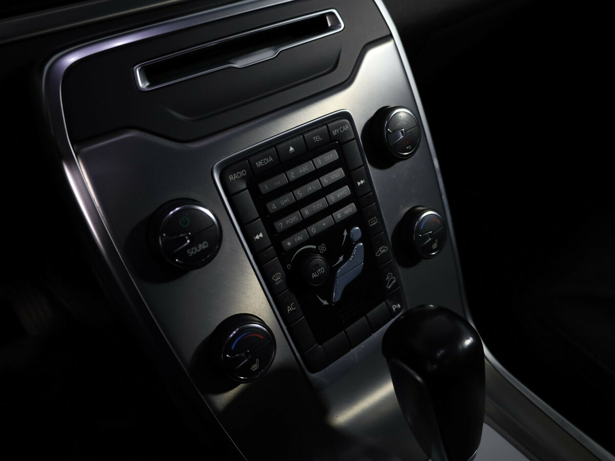 Volvo XC70 II, 2012 Фото №20