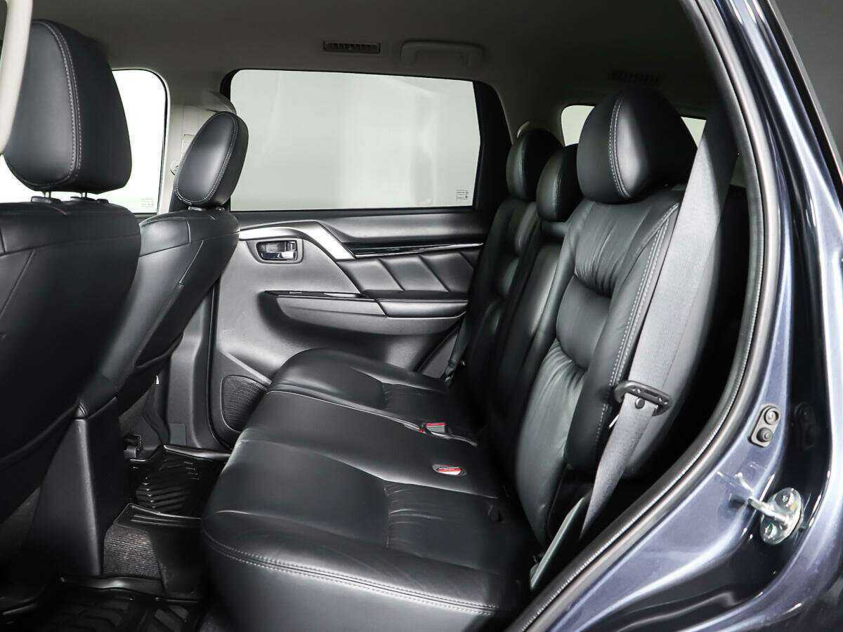 Mitsubishi Pajero Sport, 2018 Фото №10