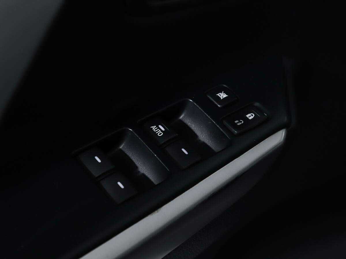 Mitsubishi Pajero Sport, 2018 Фото №19