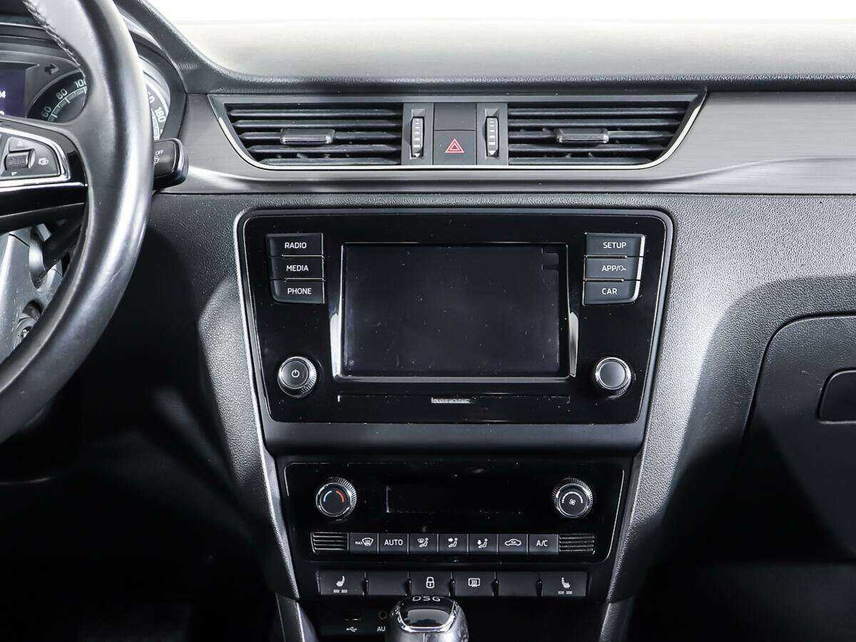 Skoda Rapid, 2017 Фото №12