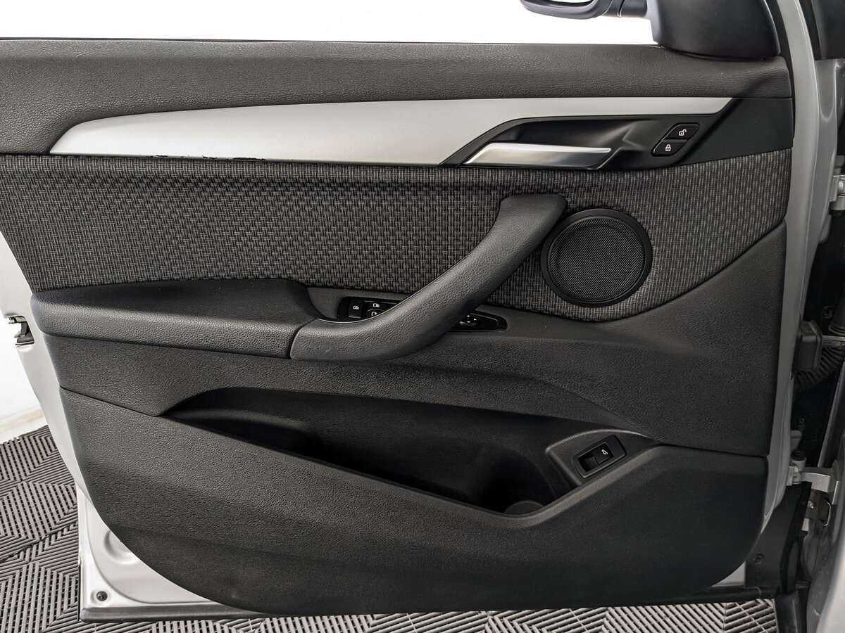 BMW X1 20i xDrive, 2015 Фото №19