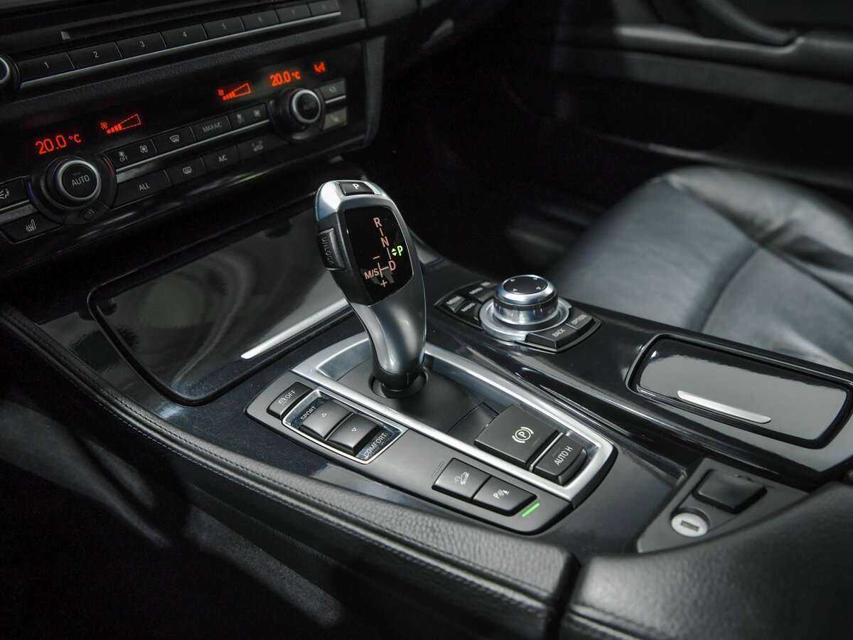 BMW 5 серии 528i xDrive, 2013 Фото №10