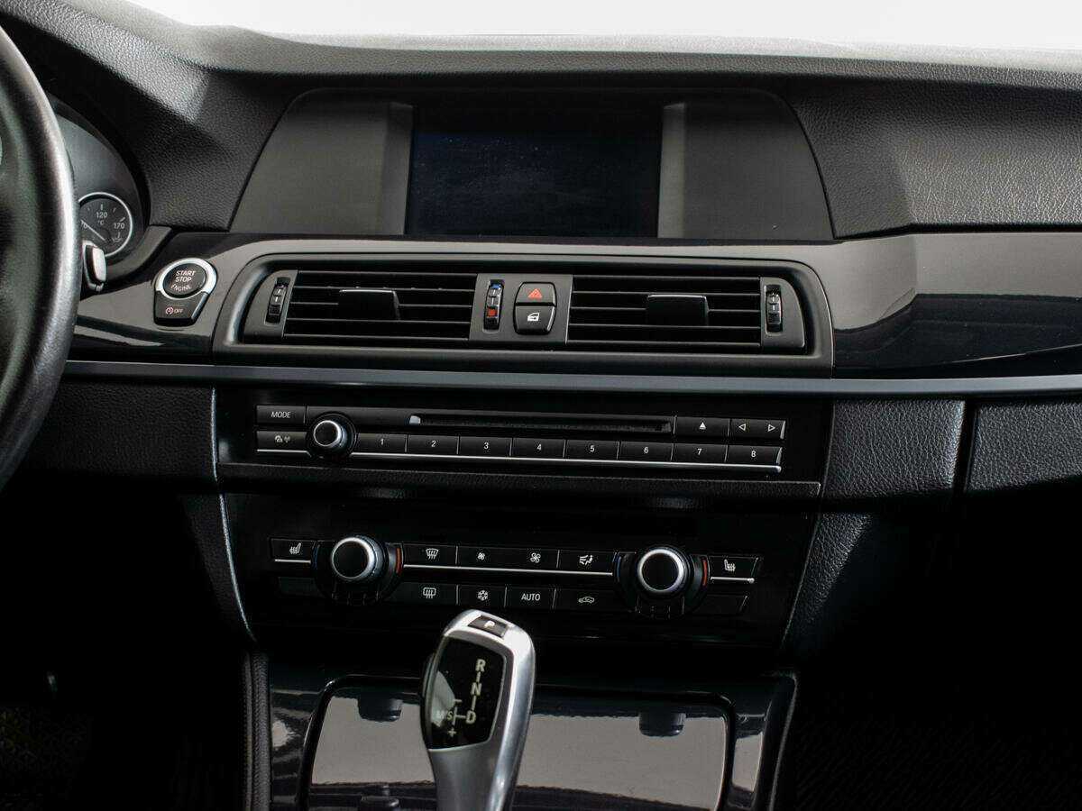 BMW 5 серии 520i, 2012 Фото №11