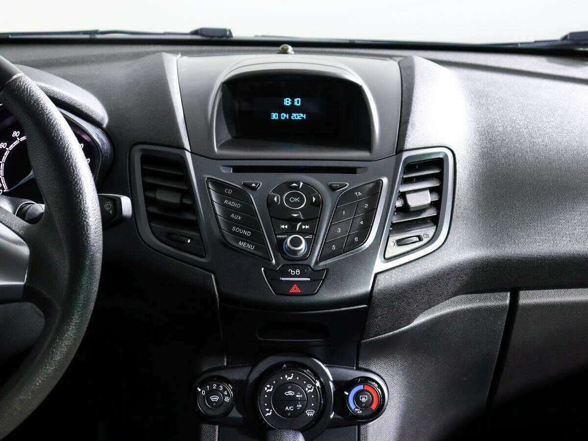 Ford Fiesta, 2017 Фото №13