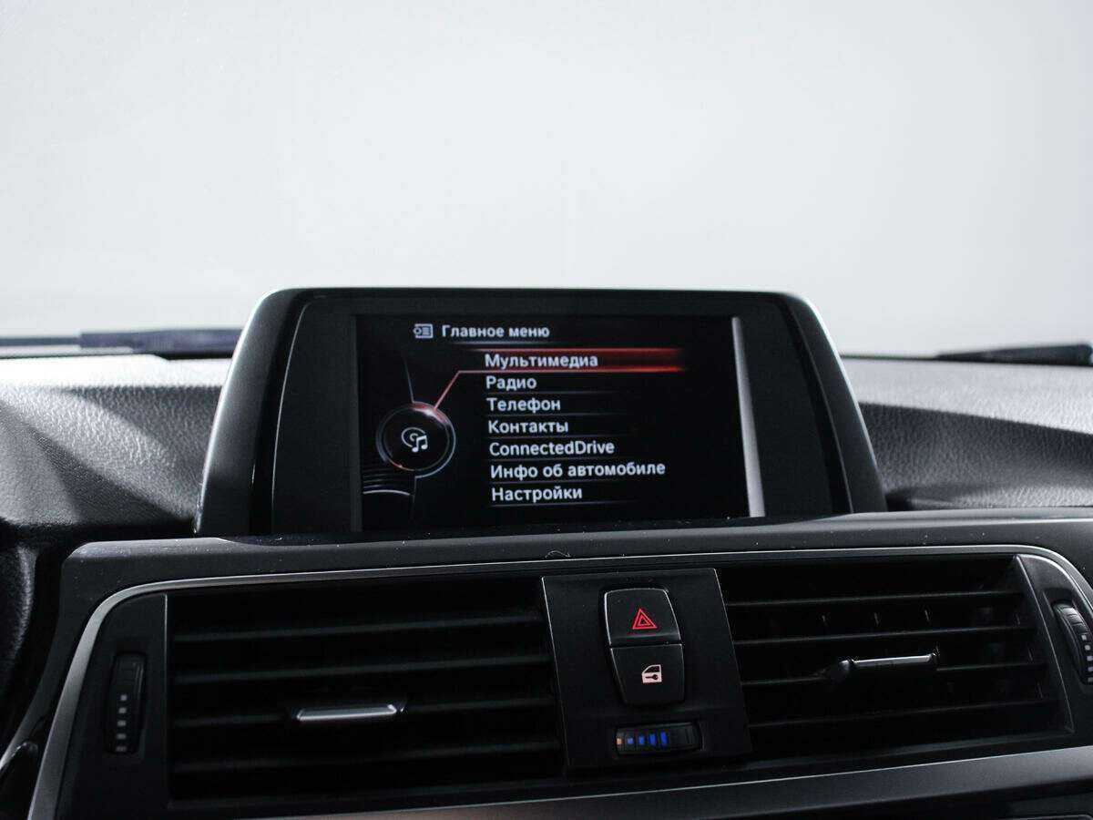 BMW 3 серии 318i, 2017 Фото №15