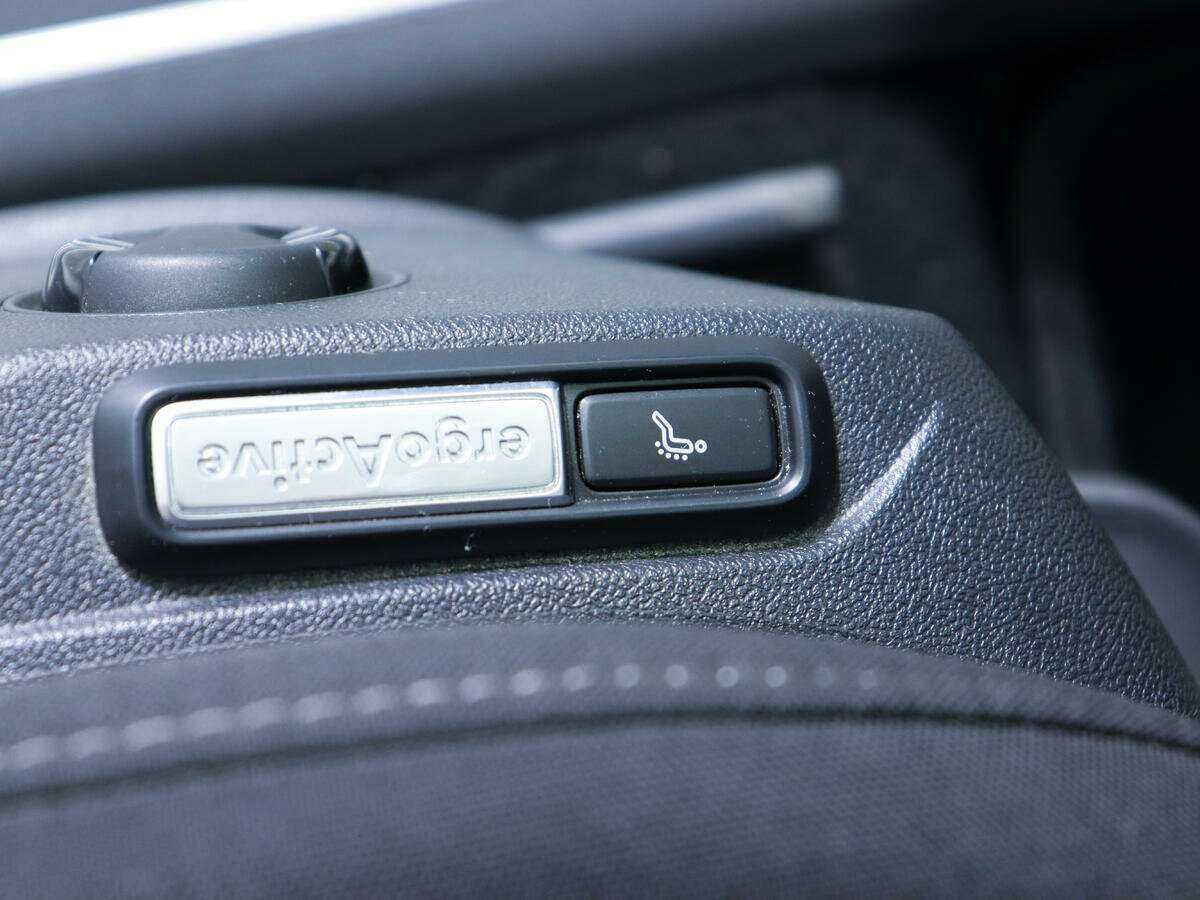 Volkswagen Tiguan, 2019 Фото №15