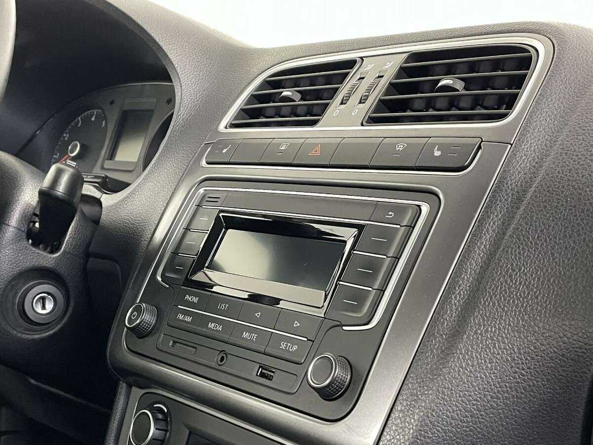 Volkswagen Polo, 2019 Фото №11