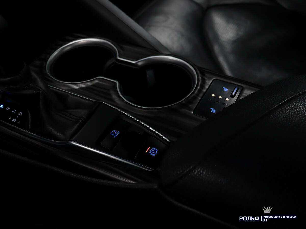 Toyota Camry, 2018 Фото №13