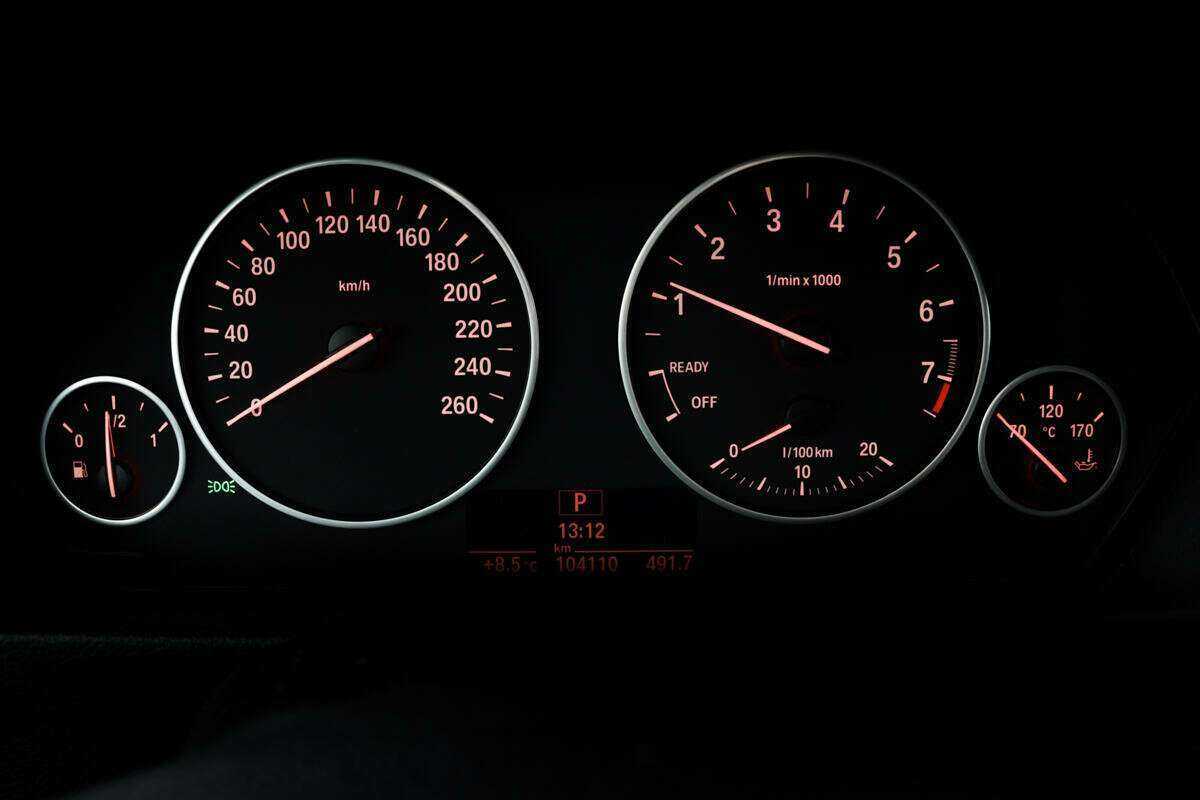 BMW 3 серии 320i, 2015 Фото №9