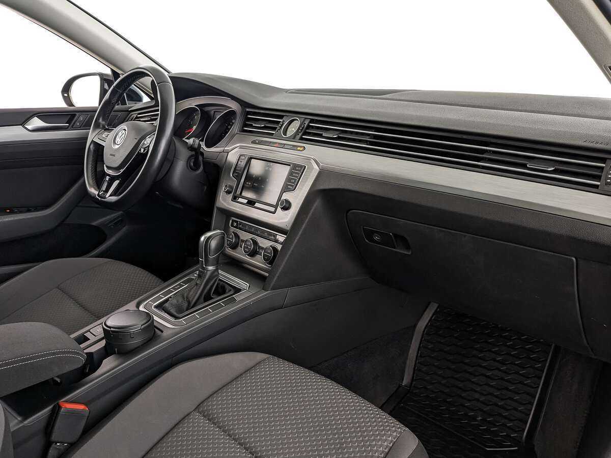 Volkswagen Passat, 2016 - 61 012 км. | Фото №8