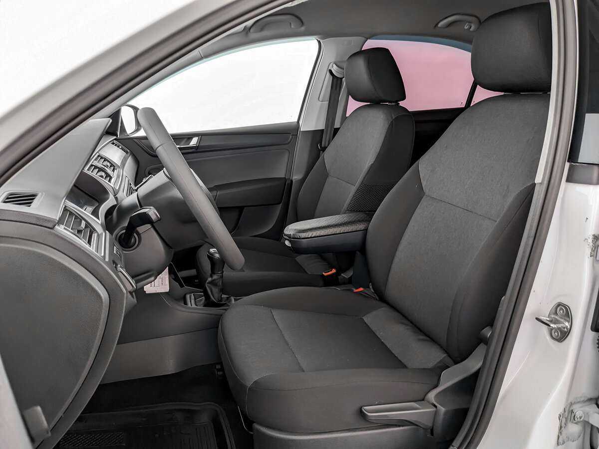 Skoda Rapid, 2017 Фото №16