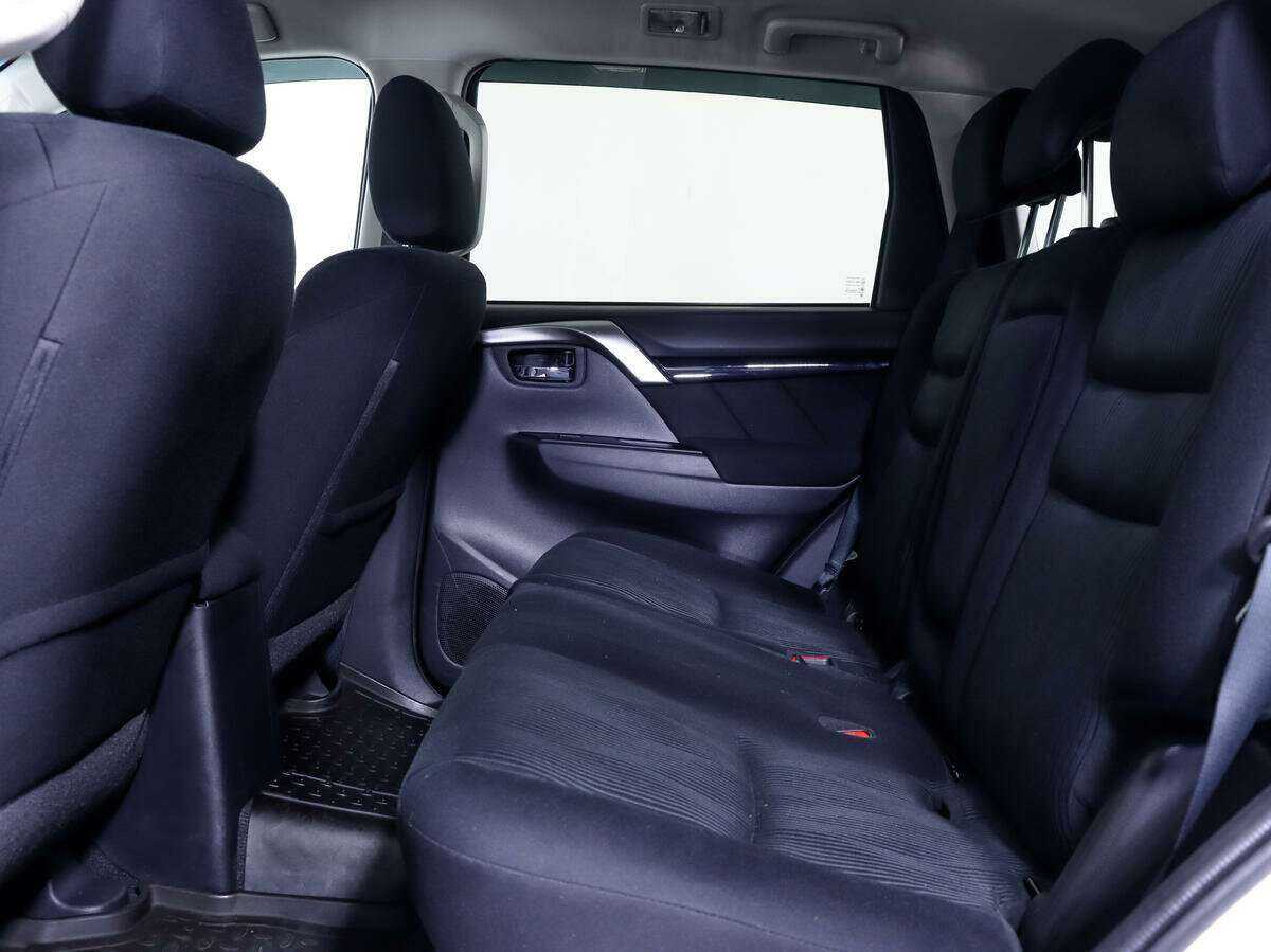 Mitsubishi Pajero Sport, 2018 Фото №11