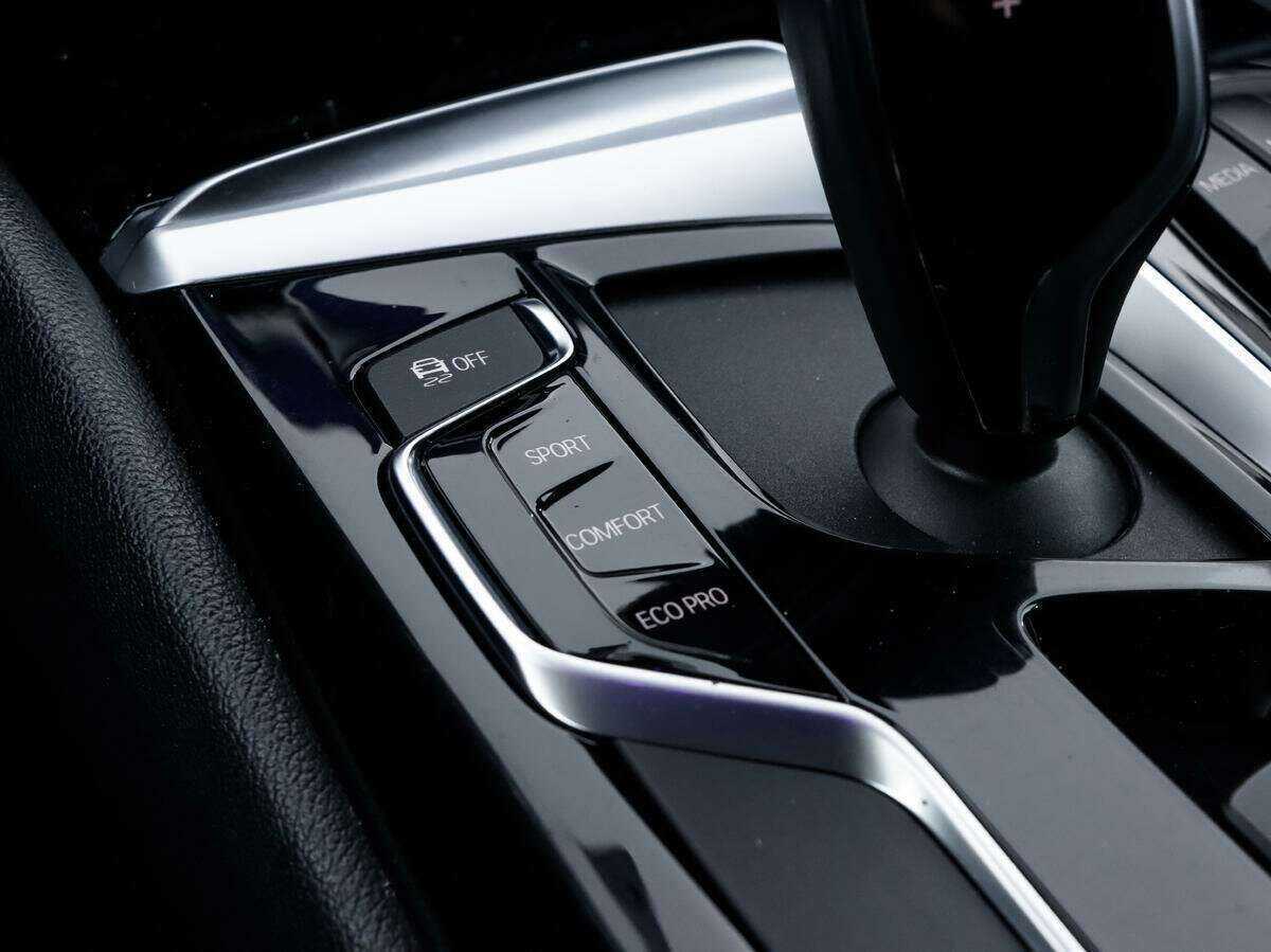 BMW 5 серии 520d, 2019 Фото №13