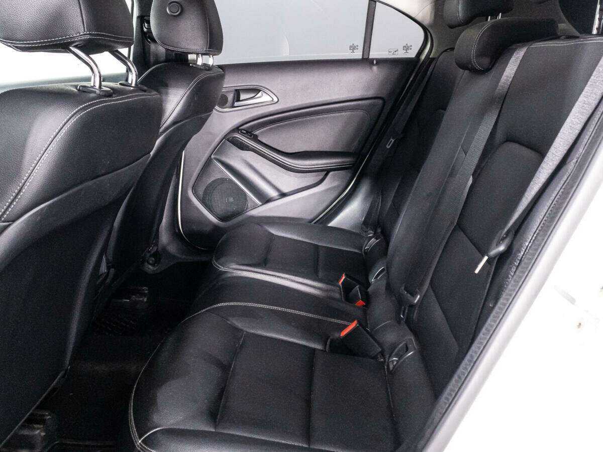 Mercedes-Benz A-Класс 180, 2016 Фото №10