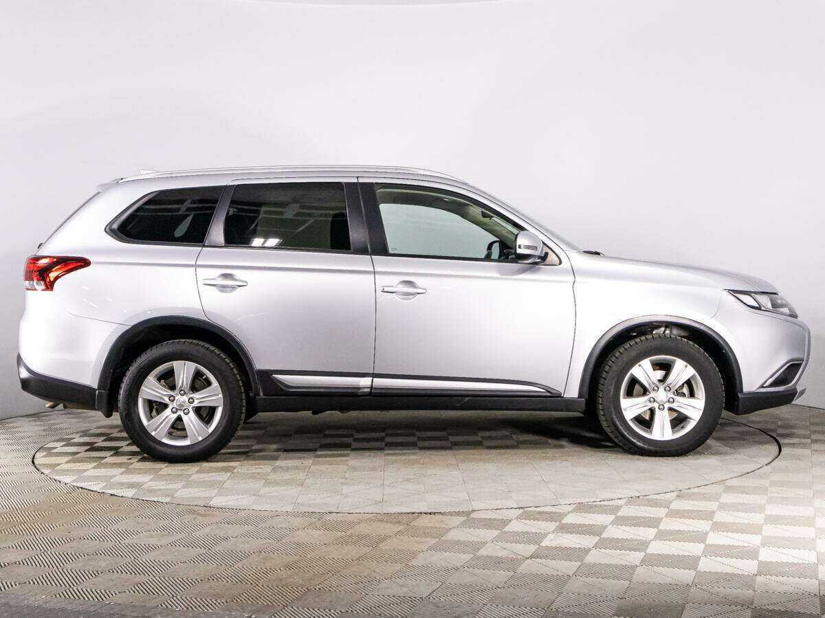 Mitsubishi Outlander, 2017 - 75 290 км. | Фото №4