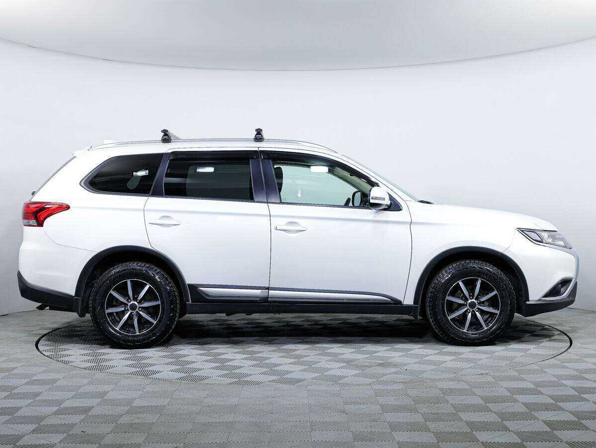Mitsubishi Outlander, 2018 - 144 060 км. | Фото №4