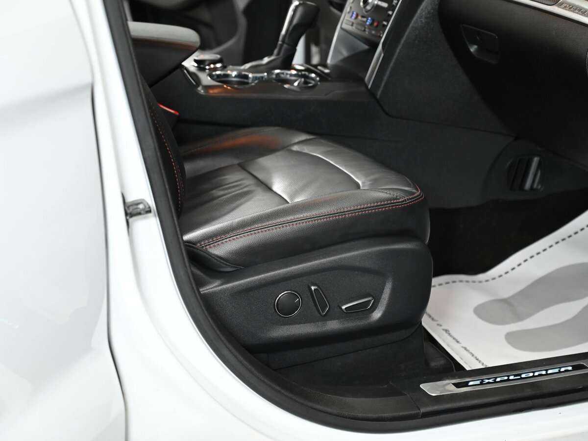 Ford Explorer, 2015 Фото №14