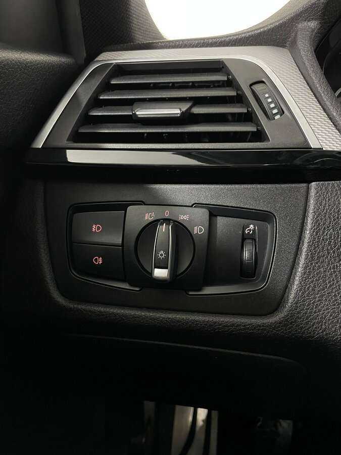 BMW 3 серии 320i xDrive, 2016 Фото №21