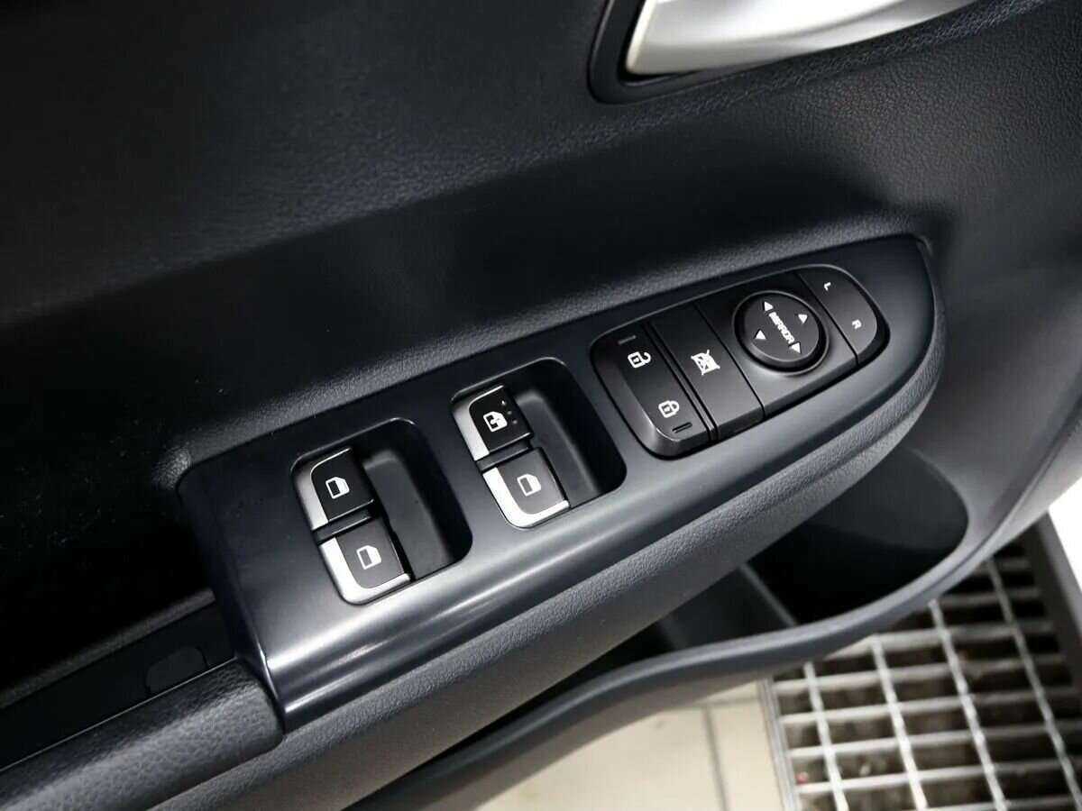 Kia Rio X-Line, 2018 Фото №16