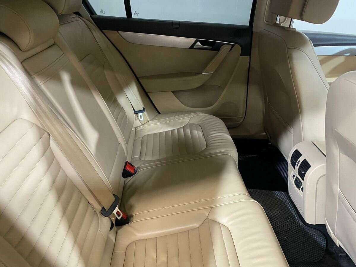 Volkswagen Passat, 2012 Фото №13