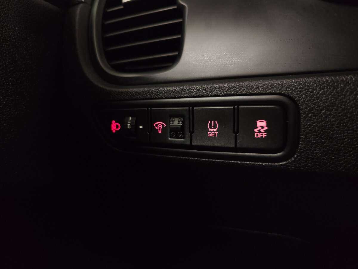 Kia Rio X-Line, 2018 Фото №10