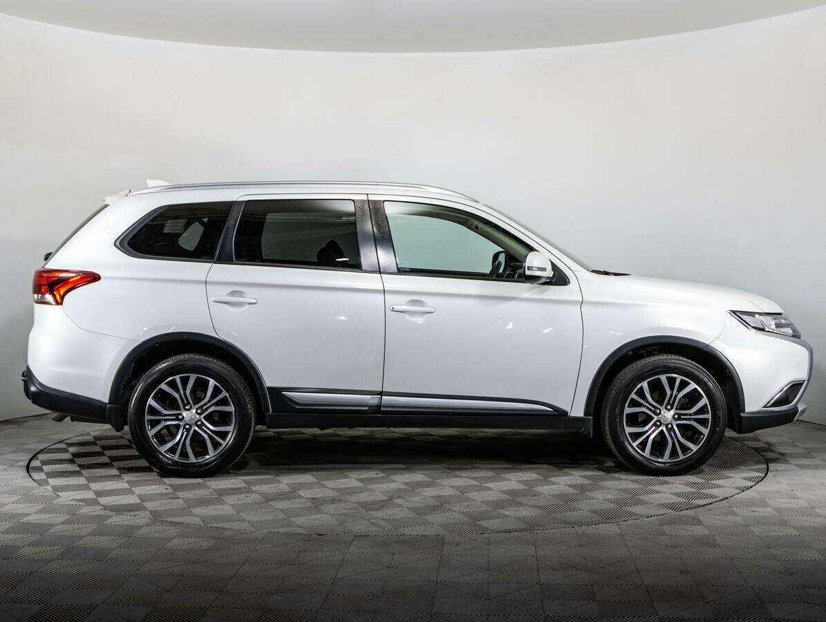 Mitsubishi Outlander, 2018 - 59 437 км. | Фото №4