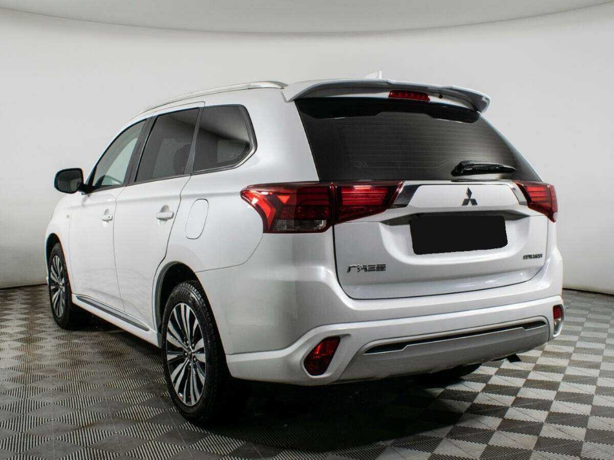 Mitsubishi Outlander, 2022 - 14 500 км. | Фото №7