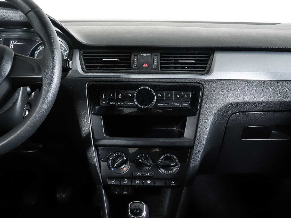 Skoda Rapid, 2017 Фото №12